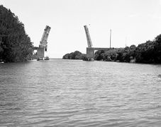 Haulover canal 001.jpg